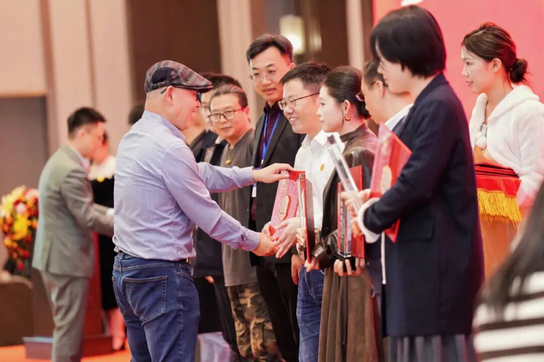 1764725879926154.jpg 1764725879926154.jpg